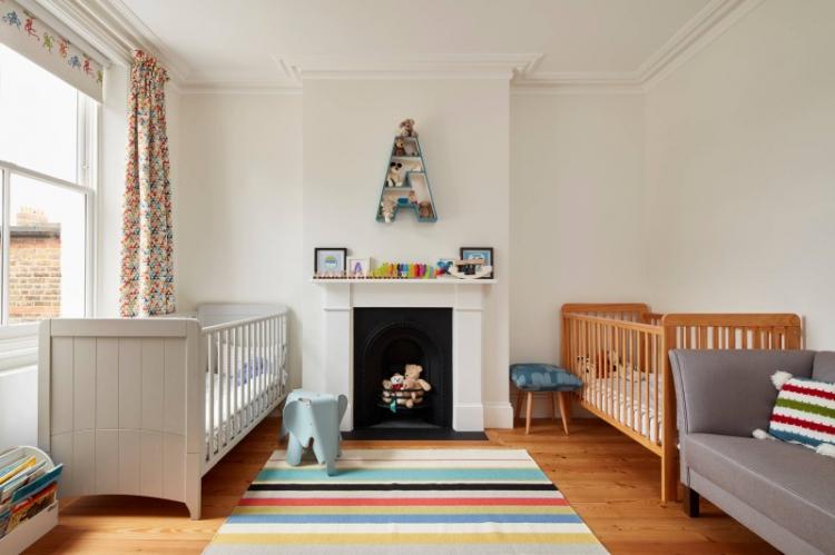 Chambre d'enfants dans le style anglais - Photo de design d'intérieur
