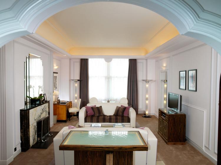 Arches en plaques de plâtre dans le salon