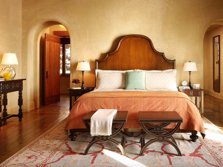 Arches de cloison sèche dans la chambre