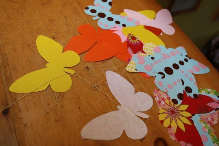 Papillons en carton - Papillons DIY sur le mur