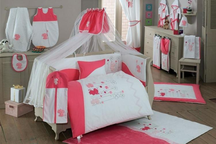 Auvent sur un berceau - idées de conception de photo