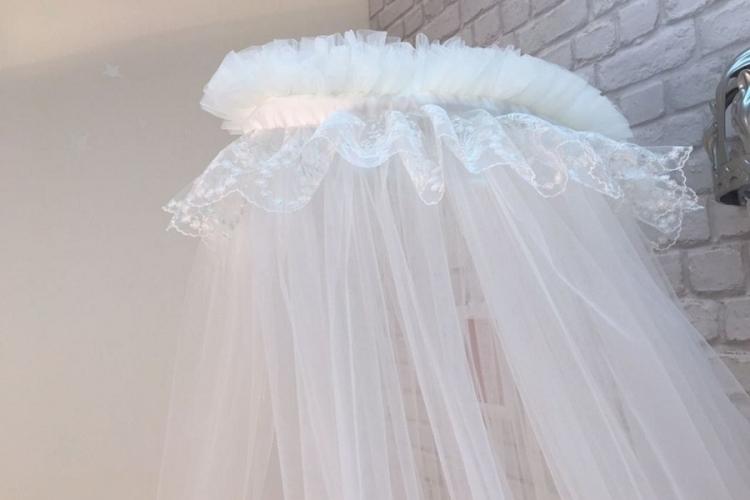 Auvent sur un berceau - idées de conception de photo