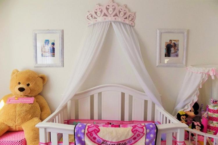 Auvent sur un berceau - idées de conception de photo