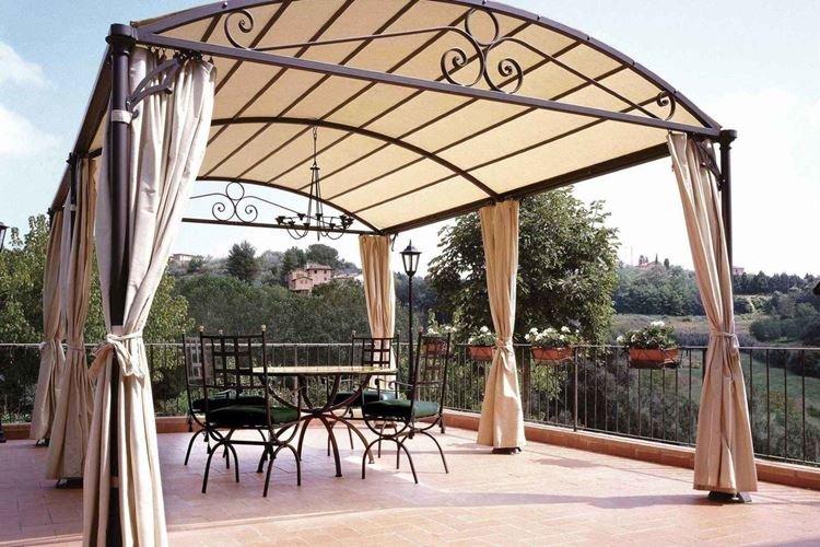 Gazebo ouvert en polycarbonate - photos et idées