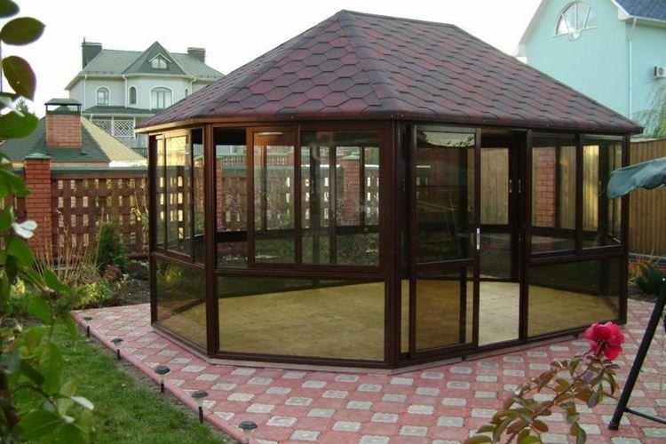Gazebo fermé en polycarbonate - photos et idées