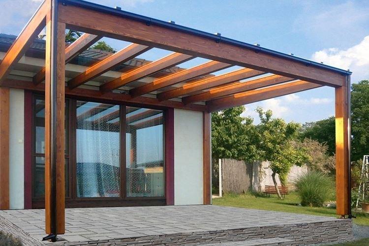Gazebo en polycarbonate avec toit en pente - photos et idées