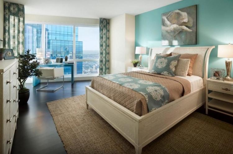 Couleur turquoise à l'intérieur de la chambre