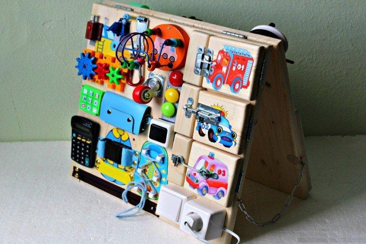 Planche d'affaires multifonctionnelle à faire soi-même pour un garçon