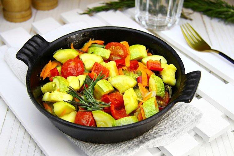 Courgettes mijotées pour la viande - Recettes de plats de courgettes