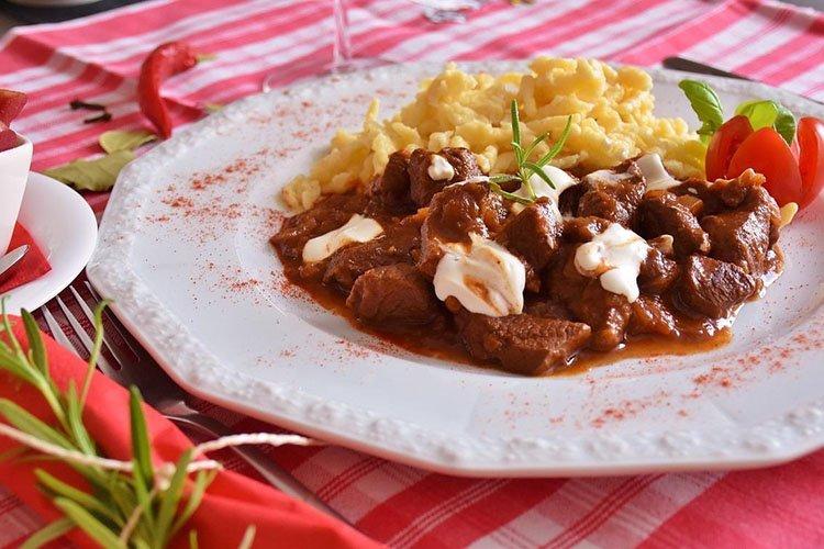 Goulasch de foie de volaille - recettes