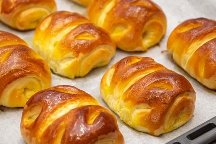 Petits pains à la levure aux pommes - recettes étape par étape avec photos