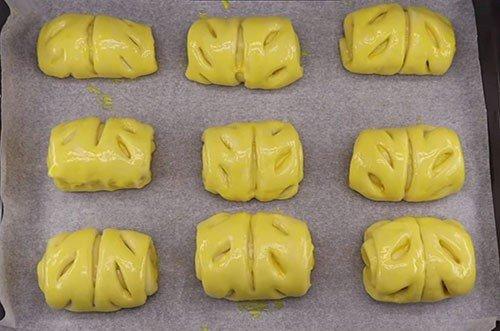 Petits pains à la levure aux pommes - recettes étape par étape