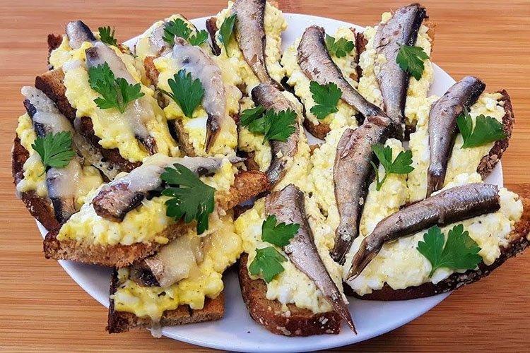 Sandwichs aux sprats et cacahuètes - recettes