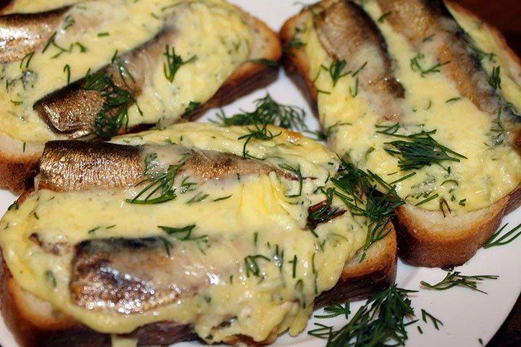 Sandwichs aux sprats chauds - recettes