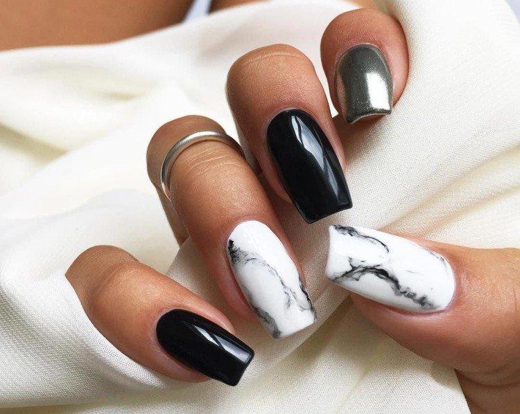 Mélange de couleurs - Manucure noir et blanc