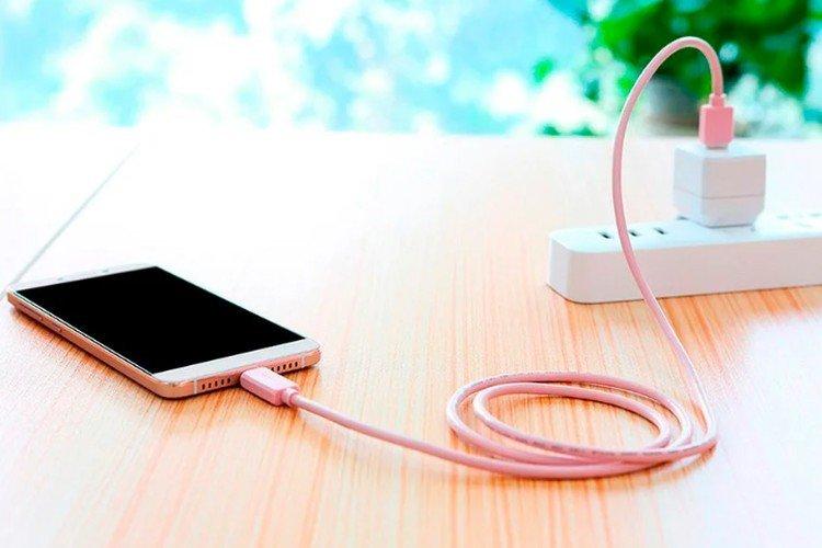 Vérification du câble et de l'alimentation - Que faire si le téléphone ne s'allume pas