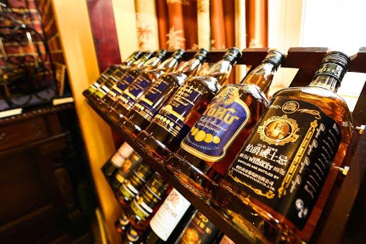 Alcool dans une bouteille cadeau - Quoi offrir à papa pour son anniversaire de la part de sa fille