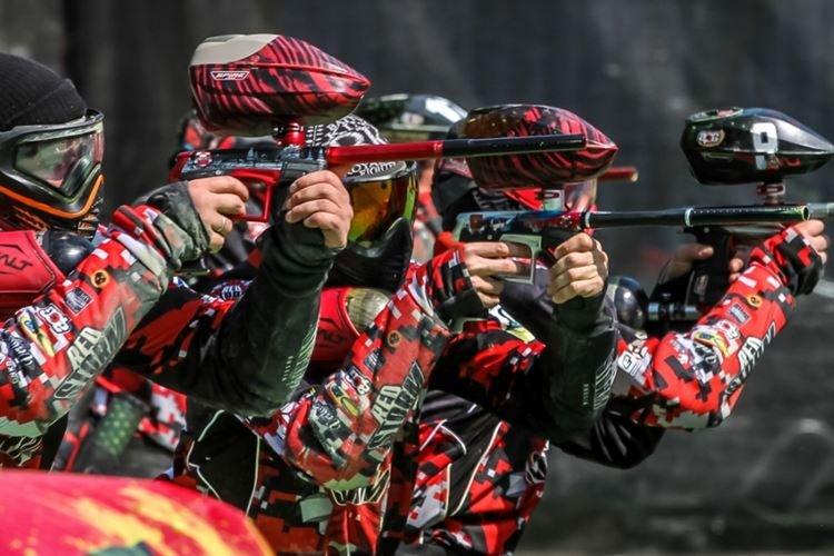 Paintball entre amis - Quoi offrir à papa pour son anniversaire de la part de sa fille