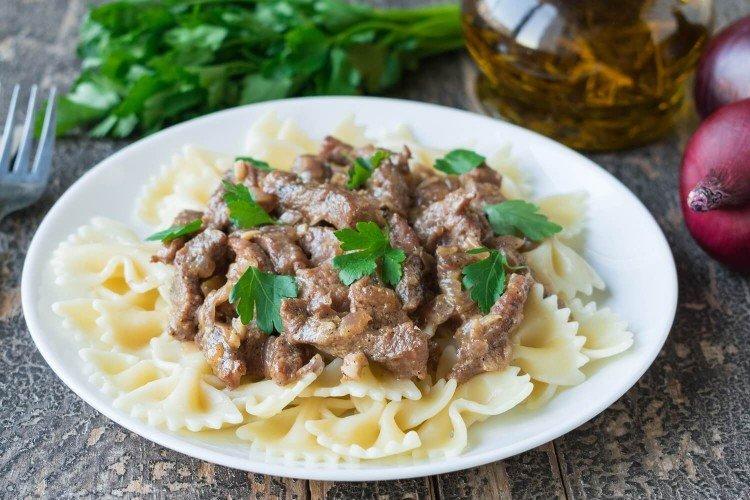 Boeuf à la crème sure - Que cuisiner à partir de recettes de boeuf