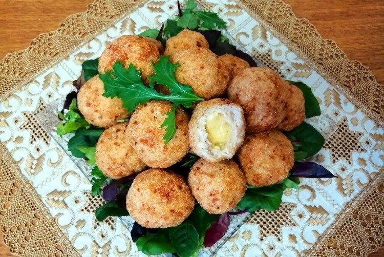 Boulettes de poulet hachées au fromage - Que cuisiner à partir de poulet haché