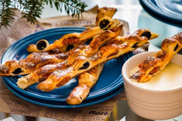 Bâtonnets feuilletés aux olives - Que cuisiner à partir de pâte feuilletée à la levure