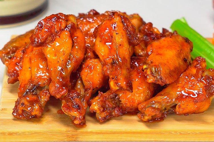 Ailes en sauce au miel - Que cuisiner pour les recettes d'anniversaire