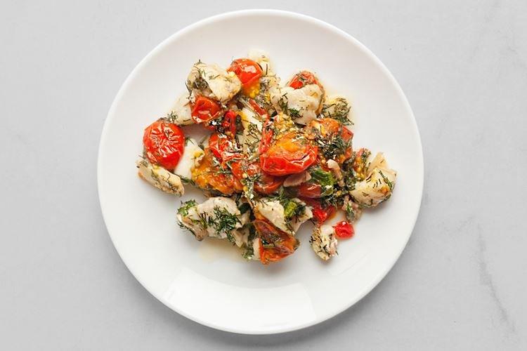 Cabillaud aux tomates - De quoi cuisiner pour déjeuner rapidement et savoureux