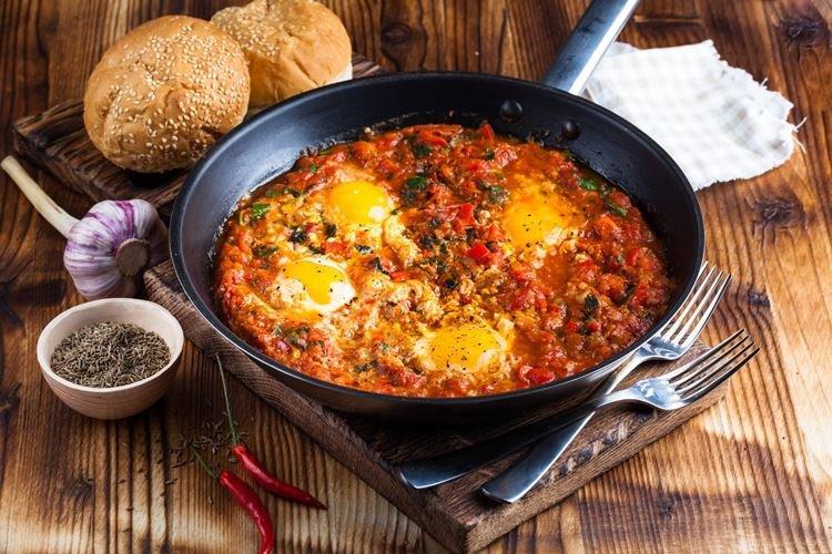 Shakshuka - Que cuisiner pour le petit déjeuner rapidement et savoureux