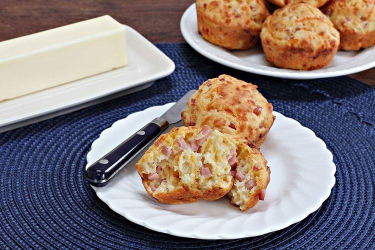 Muffins au jambon et au fromage - Que cuisiner pour le petit déjeuner rapidement et savoureux