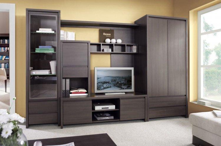 Couleur wengé dans le salon - conception de photos