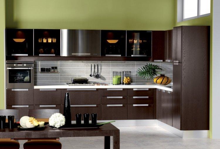 Couleur wengé dans la cuisine - conception de photos