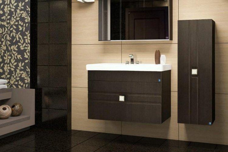 Couleur wengé dans la salle de bain - conception de photo