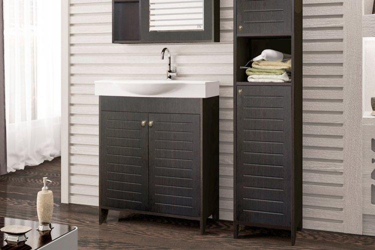 Couleur wengé dans la salle de bain - conception de photo