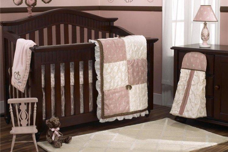 Couleur wengé dans la chambre des enfants - conception de photos