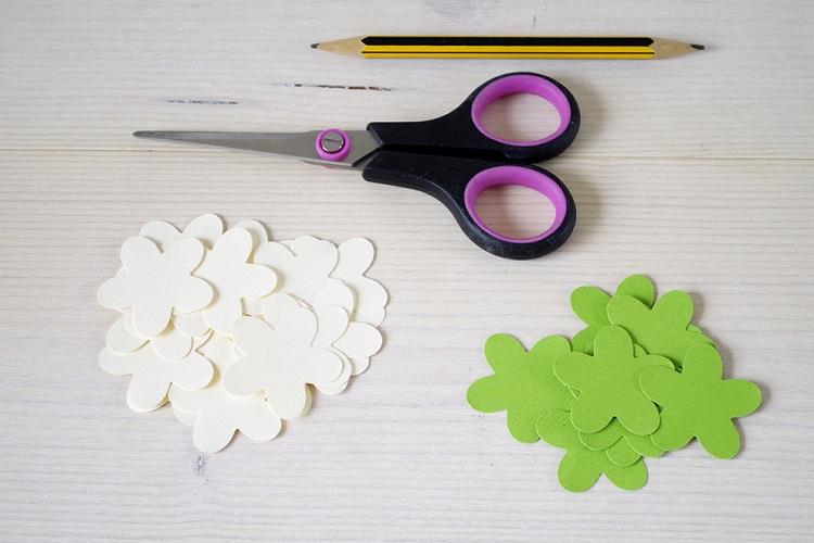 Bouquet de fleurs blanches - Fleurs en papier DIY