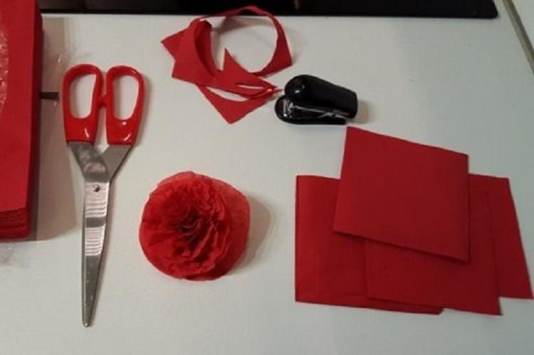 Rose fleurie rouge - Fleurs de serviette DIY