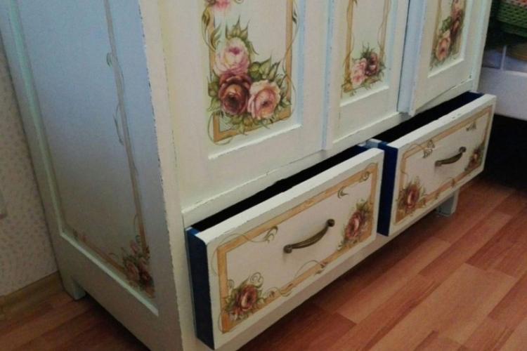 Decoupage - DIY déco d'armoires anciennes