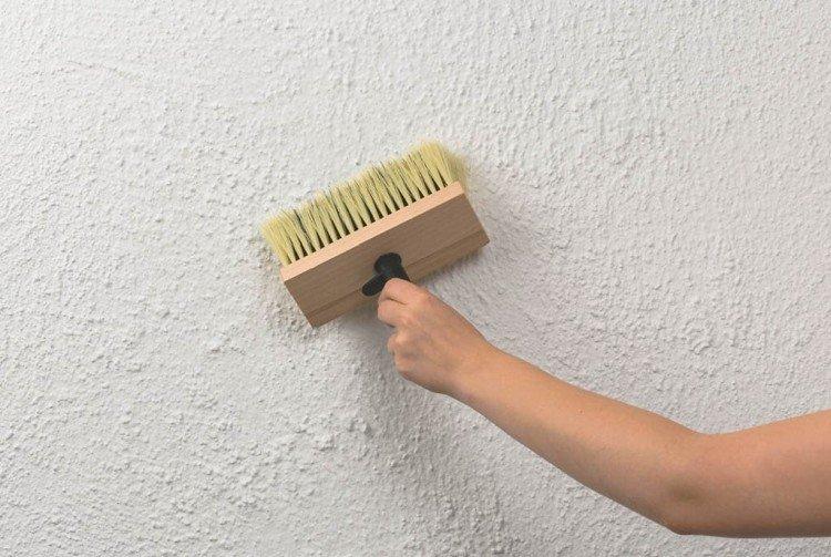 Plâtre décoratif bricolage avec un apprêt