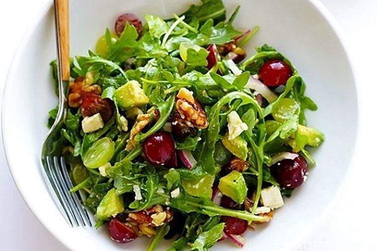 Salade diététique au chèvre et aux noix - recettes