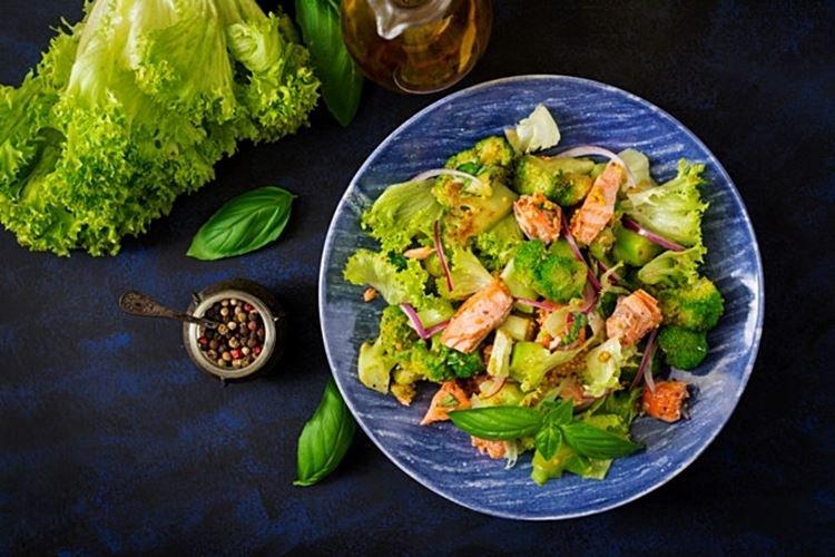 Salade de saumon au brocoli diète - recettes