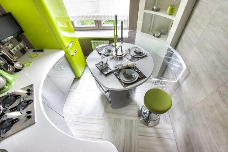 Cuisine 10 m² dans un style high-tech - Design d'intérieur
