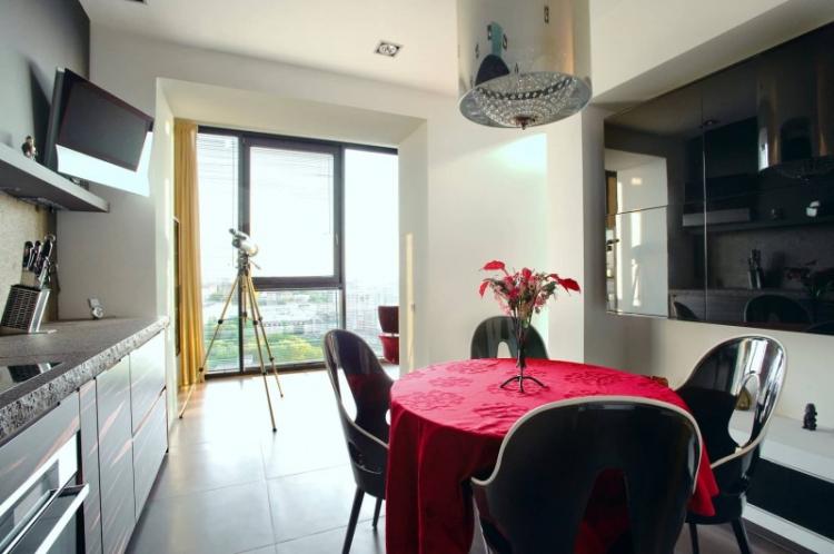 Conception de plafond - Cuisine combinée avec un balcon