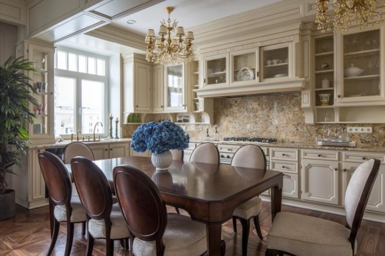 Cuisine beige classique - Design d'intérieur