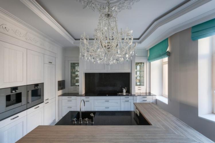 Décoration de plafond - Conception de cuisine de style classique