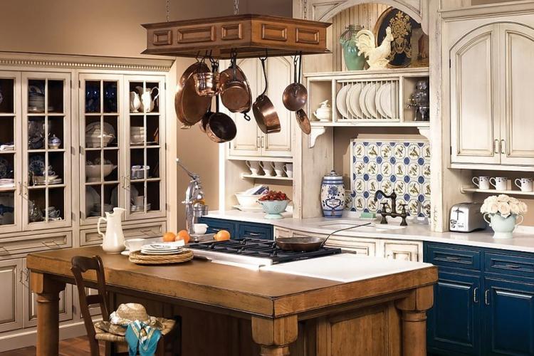 Conception de cuisine de style provençal - photos de vrais intérieurs