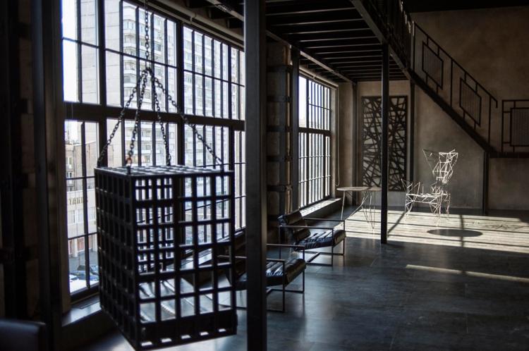 Couleur noire - La palette de couleurs pour la conception d'un appartement de style loft