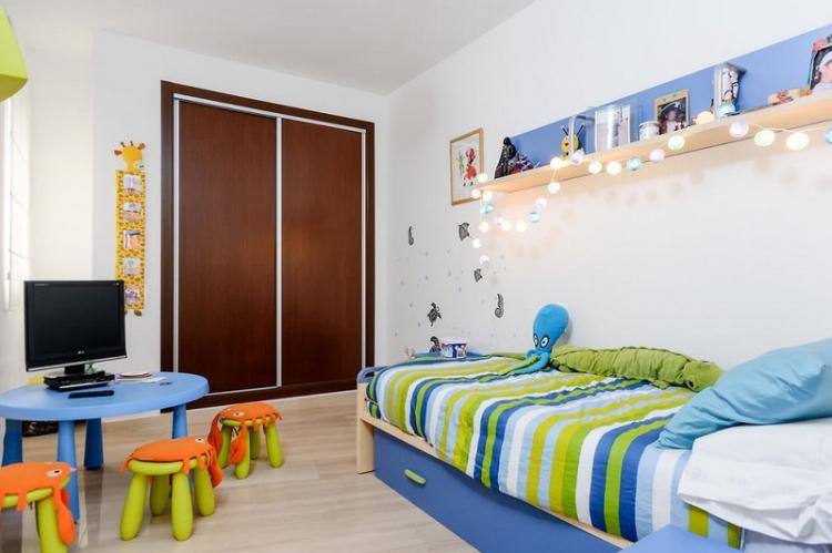 Conception d'une petite chambre d'enfants - photos d'intérieurs réels