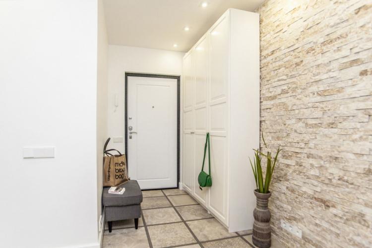 Conception d'un petit couloir - photos d'intérieurs réels