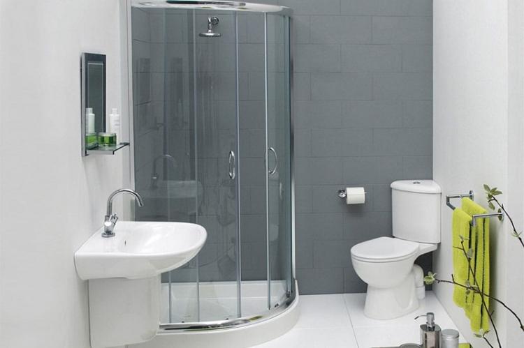 Conception de petite salle de bain - photos de vrais intérieurs