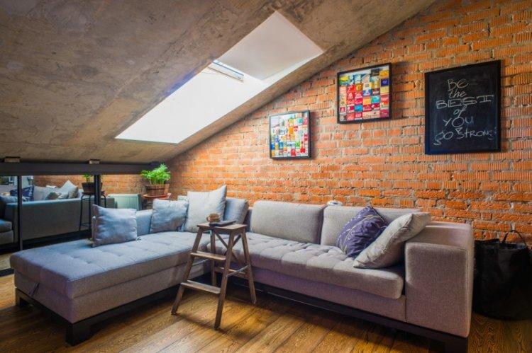 Conception de salon dans le grenier - photo